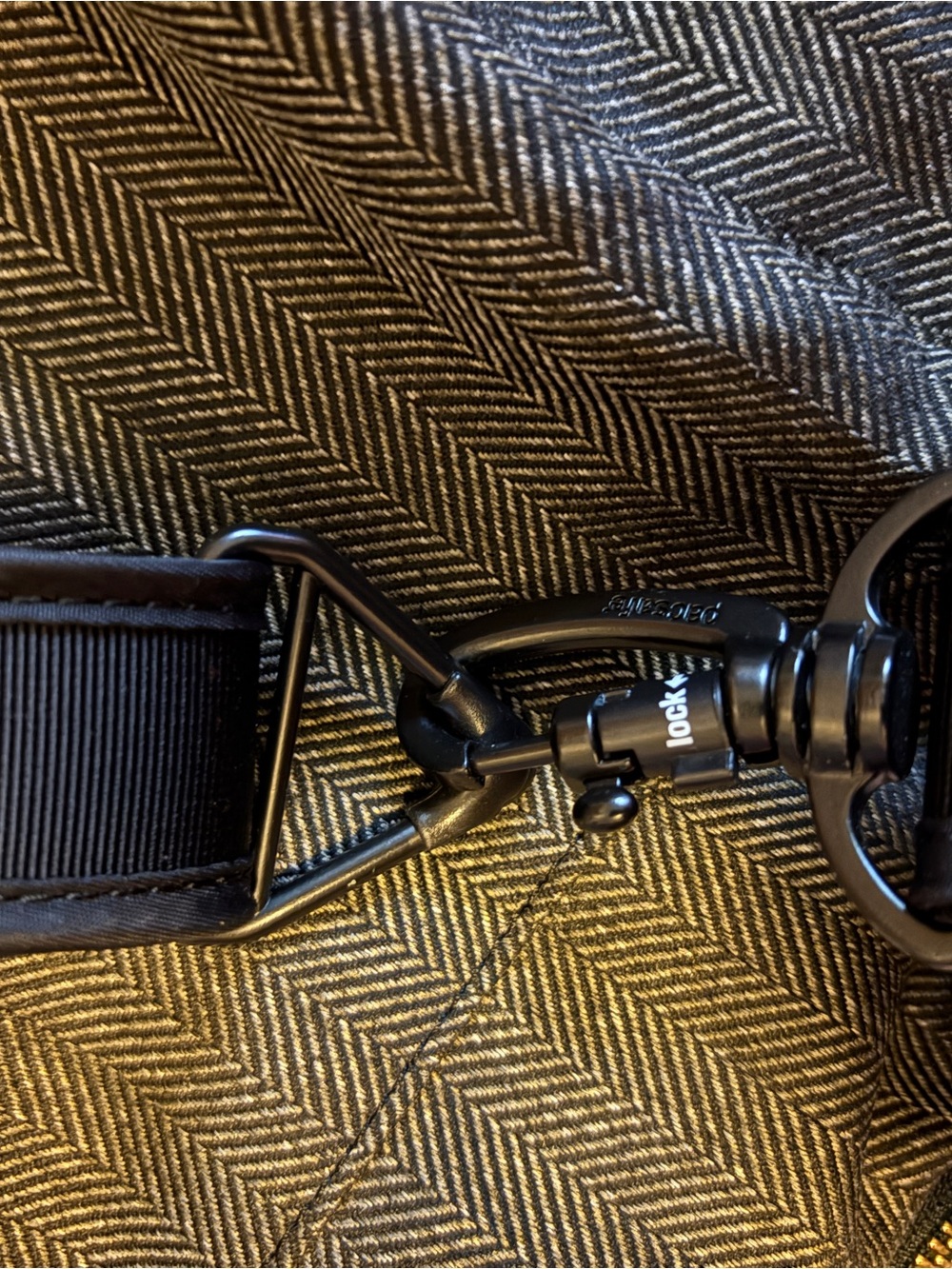 Pacsafe Herringbone Crossbody in Gray and Cream - Picture 6 of 6